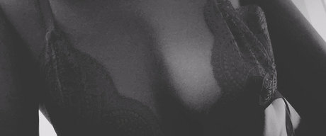 ジンジャーティーンオンリーファンズ セクシー裸 画像