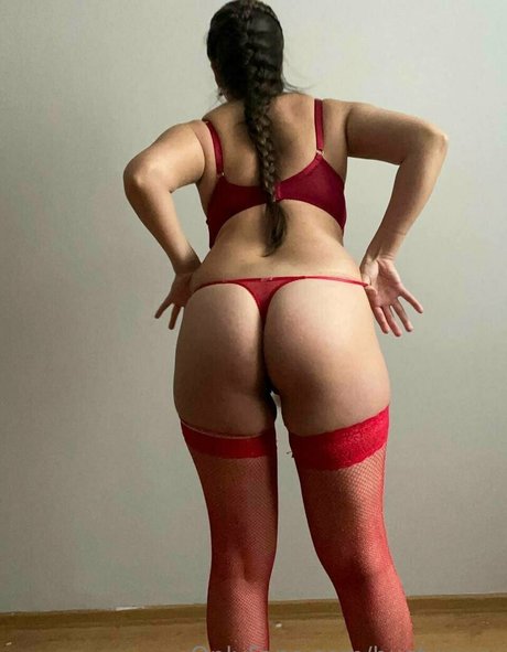 bustyyyyy 独占モデル 写真