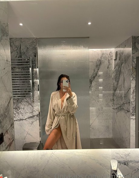 izemmaniaa 裸のポルノスター アーカイブ