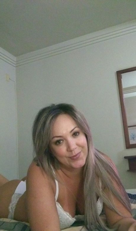 ミラーセルフィーオンリーファンズ アートポルノ 写真