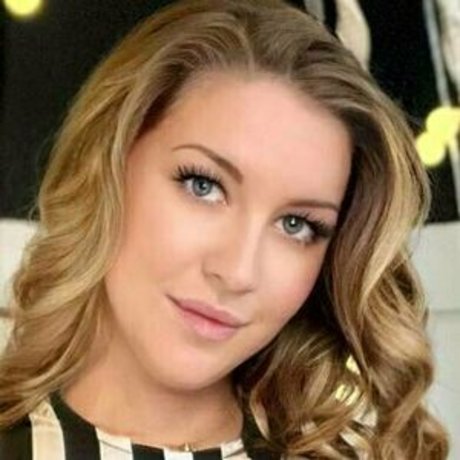 トランス熟女オンリーファンズ ヌード 写真