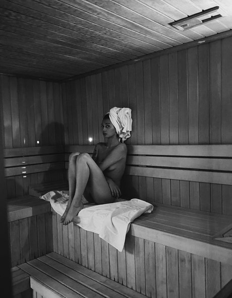 ワックスオンリーファン 無料セクシー 写真