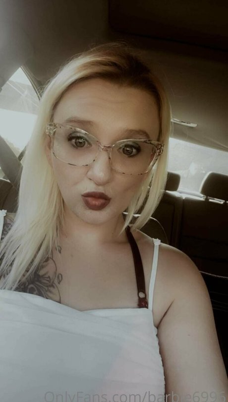 ティーンレズビアンオンリーファンズ ホットヌード 写真