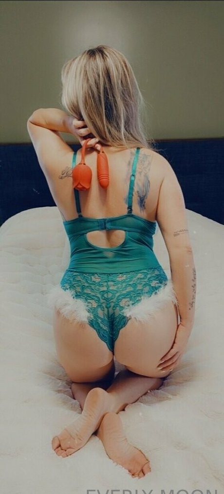 キムチオンリーファン セクシー裸 写真