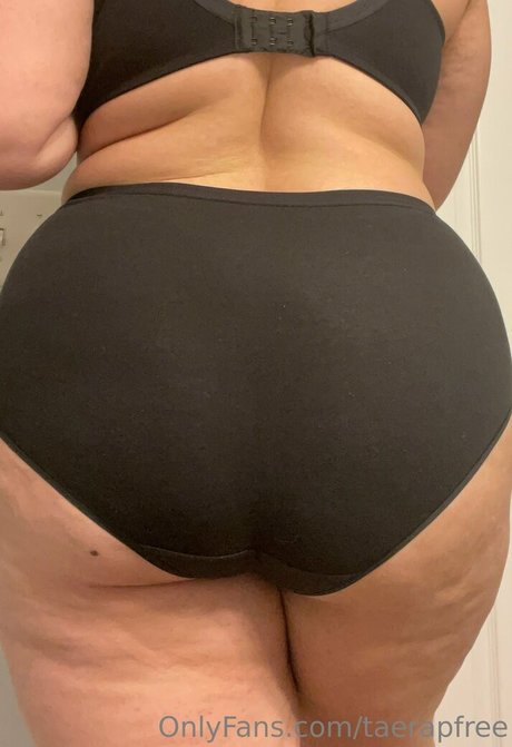 教室オンリーファン ポルノ 画像