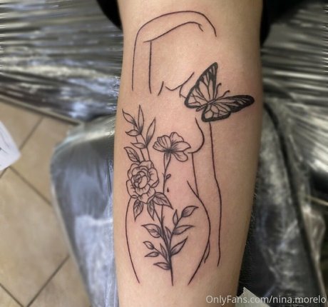 nina morelo ヌードモデル 写真