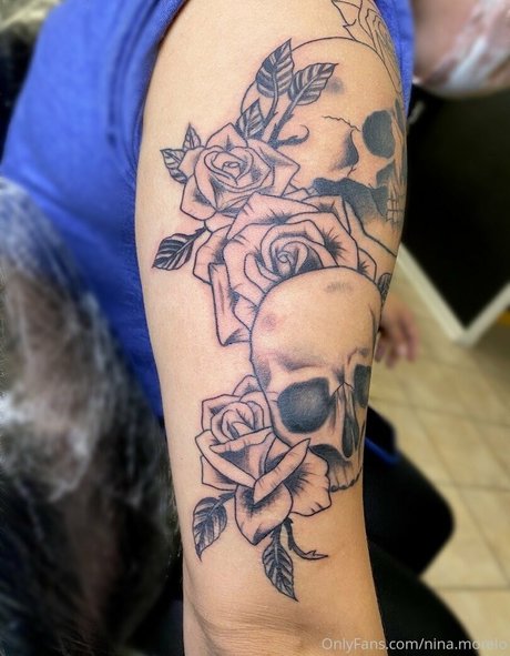 アナルを食べるオンリーファンズ アートポルノ ギャラリー