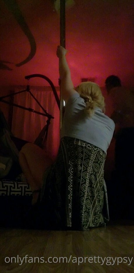 セクシーなブルネットのオンリーファンズ ホットxxx 写真