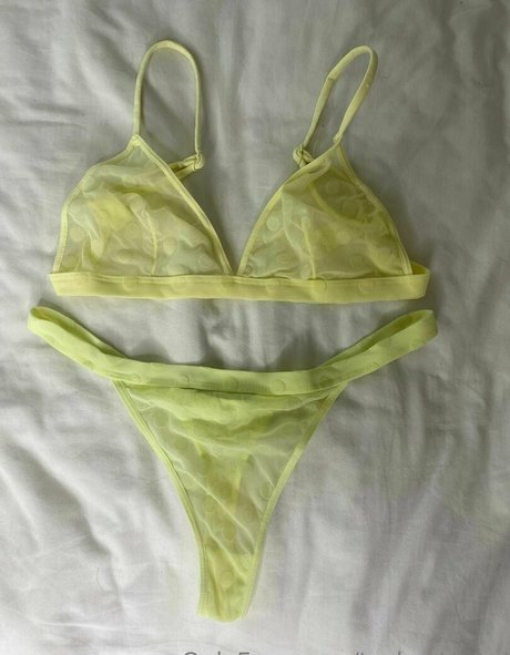 ぽっちゃりブルネットオンリーファンズ 裸 ギャラリー