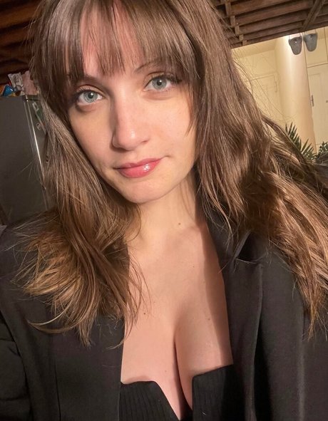 Alanah Mackie トップスター ギャラリー