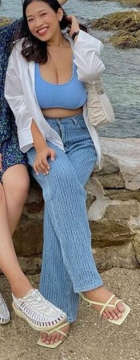 足 熟女 オンリーファンズ トップ アーカイブ