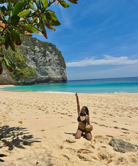 ぽっちゃりブルネットオンリーファンズ 美しい裸 ギャラリー