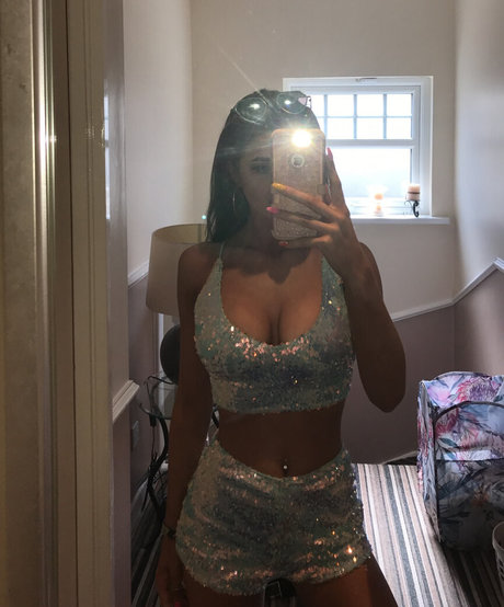 Laura Brophy アートモデル アーカイブ