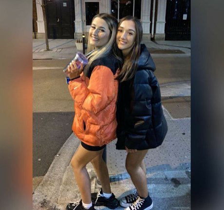 ビーチセックスオンリーファンズ ヌード 写真