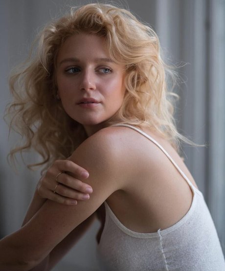 ぽっちゃりラテン系オンリーファンズ アートxxx ギャラリー