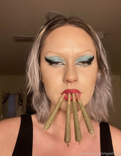 ドイツのアマチュアオンリーファンズ アート裸 ギャラリー