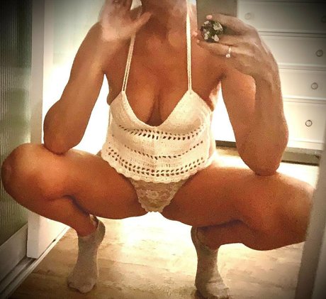 小さいチンポのシーメールオンリーファンズ xxx 写真