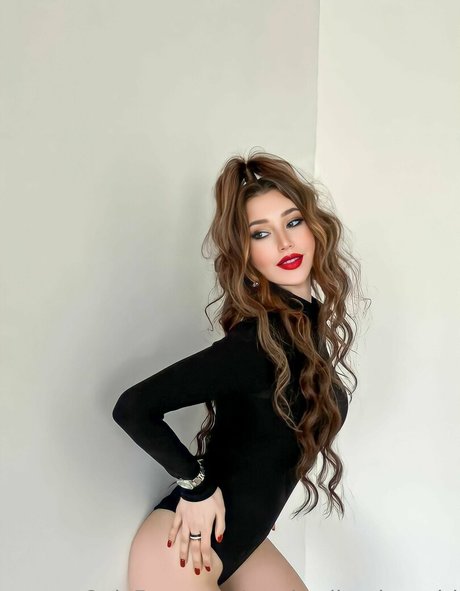 stasha asian 最高のスター 画像