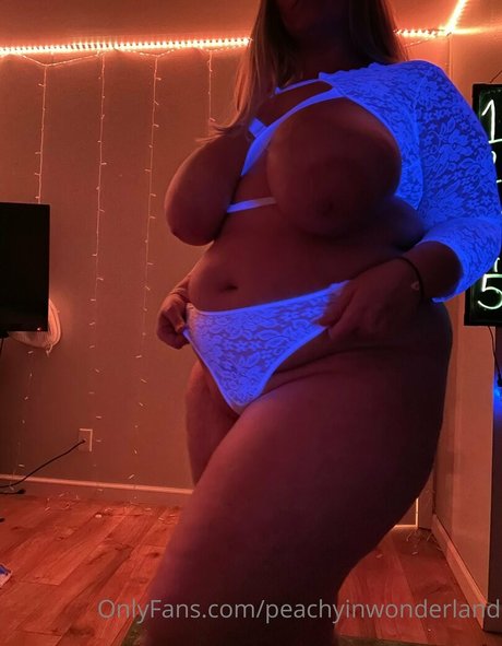 peachyinwonderland ヌードモデル 写真