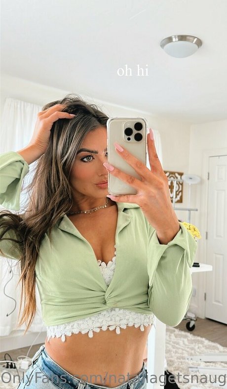 義母オンリーファンズ アートヌード 写真