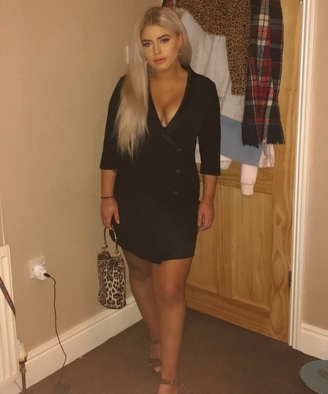 ヒッピーオンリーファンズ ヌード 画像