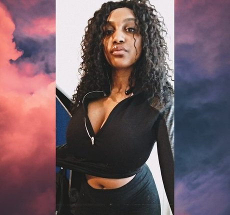 ブロンドのお尻オンリーファンズ セクシーヌード 画像