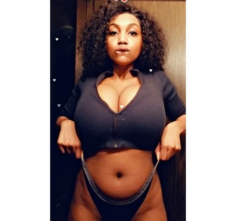 Riv Jones 最高のモデル 写真