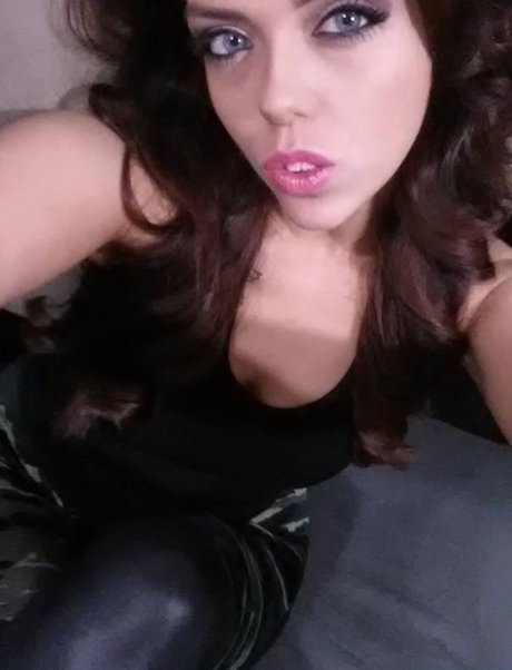 Ryan Smiles ヌード女優 写真