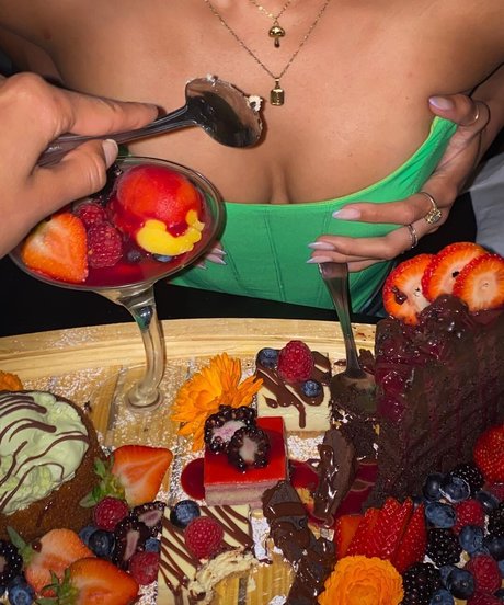 美しいBBW オンリーファンズ セクシー裸 画像