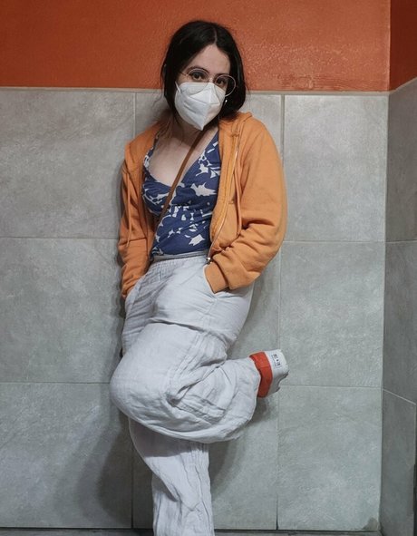 指マン 潮吹き オンリーファンズ アートヌード ギャラリー