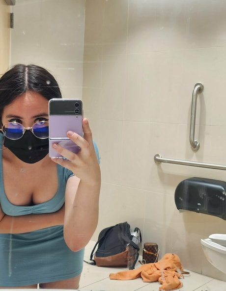 バスルームファックオンリーファンズ セクシーヌード 写真