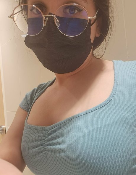 角質の女の子オンリーファンズ 裸 画像