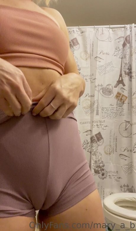 Mary Abx ヌードスター 写真