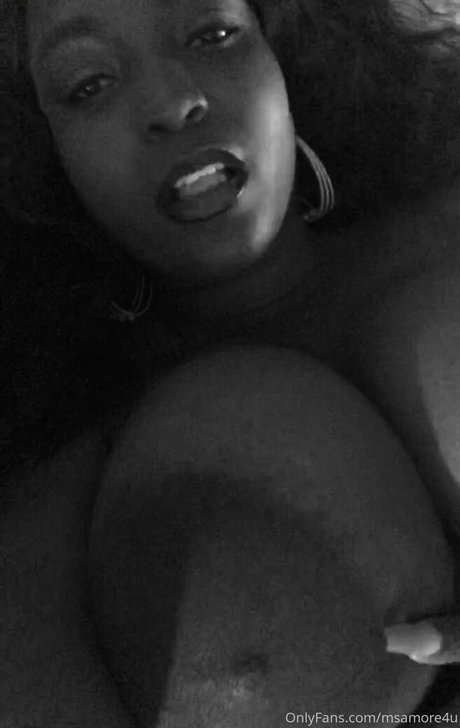 ブラックフィットネスオンリーファンズ アート裸 画像