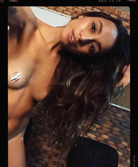 セレブのオンリーファンズ アートヌード 画像