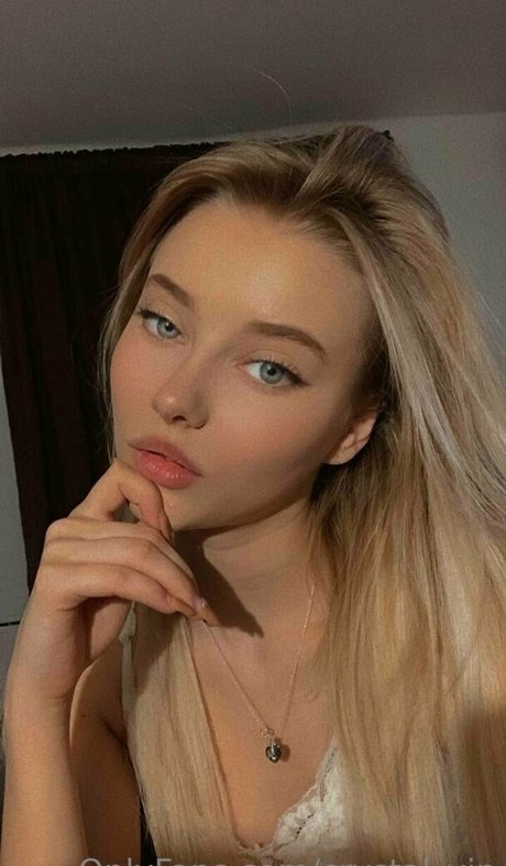 crystal vip ポルノスター 写真