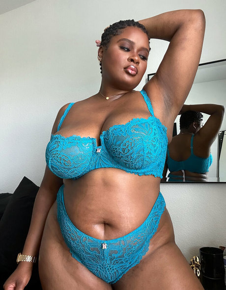 ニューハーフオンリーファン 裸 画像