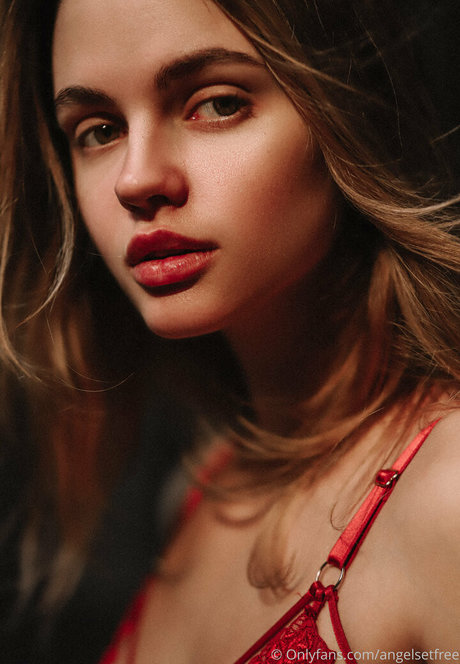 Angelsetfree ポルノモデル 写真