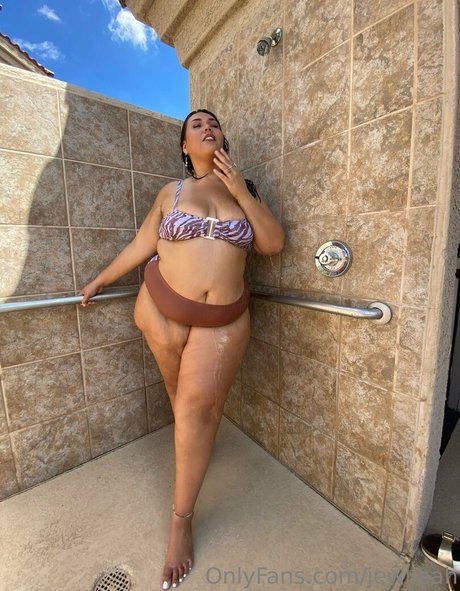 妊娠中のオンリーファンズ セクシー 写真