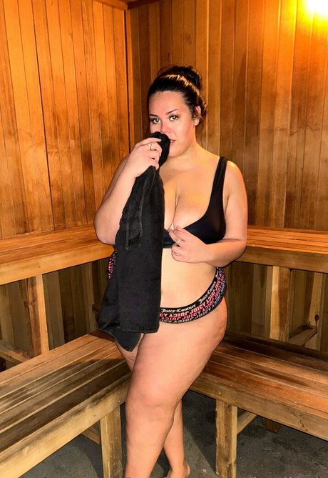 肉厚なオンリーファンズの足 美しいポルノ 写真