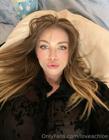 loveachloe ポルノモデル 写真