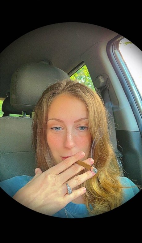 アマチュアペッギングオンリーファンズ 裸 写真