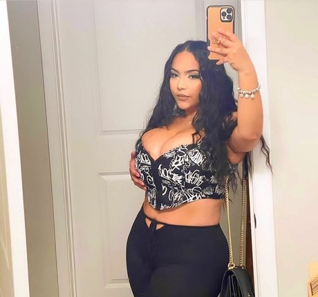 Jaki Oppai ヌード女優 写真