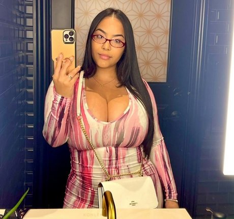 Jaki Oppai セックス女優 画像