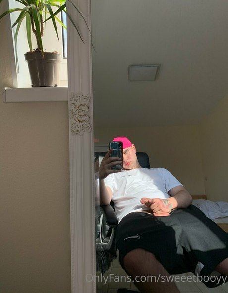 sweeetbooyy アダルトモデル 写真