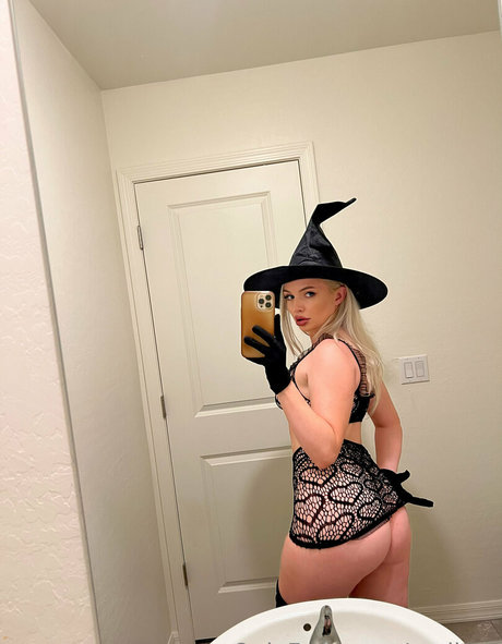 liiissarae 裸モデル ギャラリー