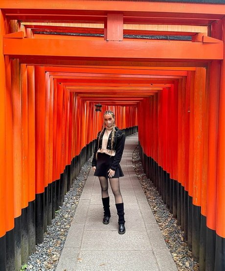 Fasffy Mega Dump エロティック女優 写真