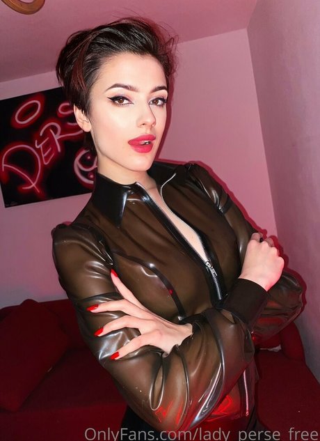 熟女アナルオンリーファンズ 美しい裸 画像