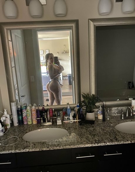 貞操帯オンリーファンズ ホットセックス 写真