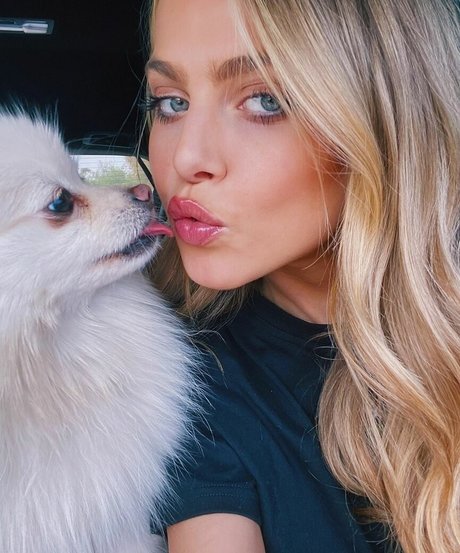 Anne Winters ポルノモデル 写真